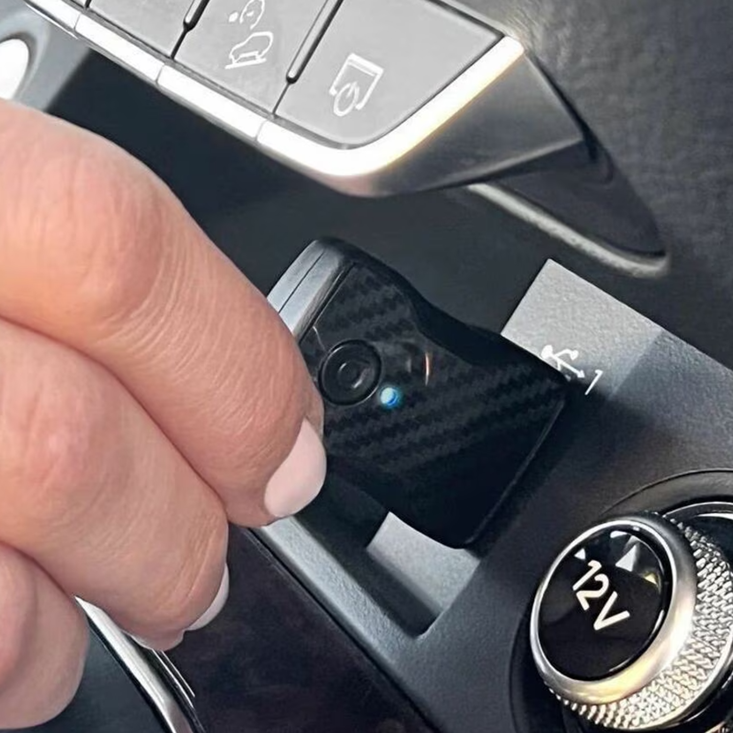 Dual Phone Switchable Usb Wireless Vehicle Infotainment Dongle, Plug-And-Play Wired To Wireless Car System Converter